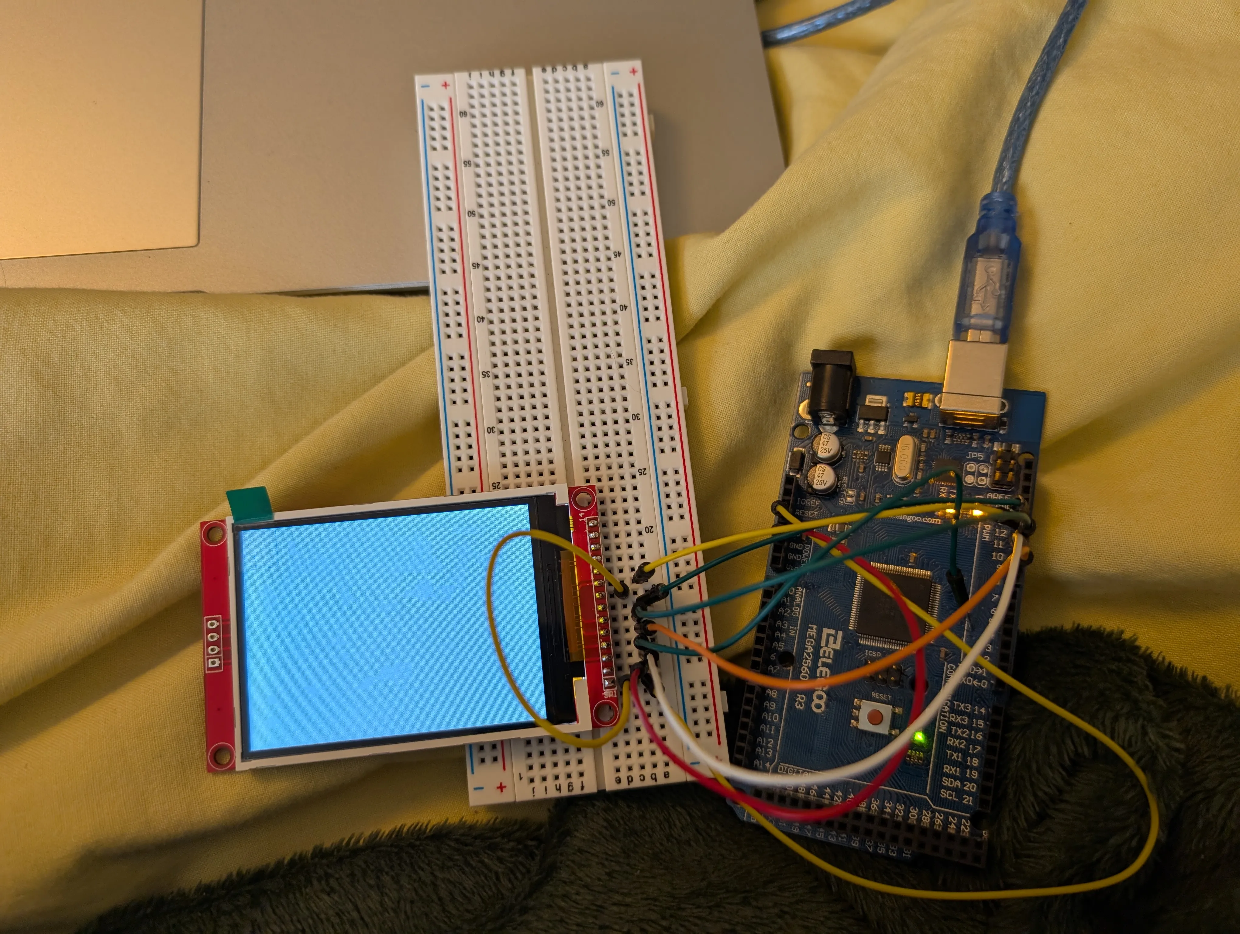 New screen turning on when connected to Arduino